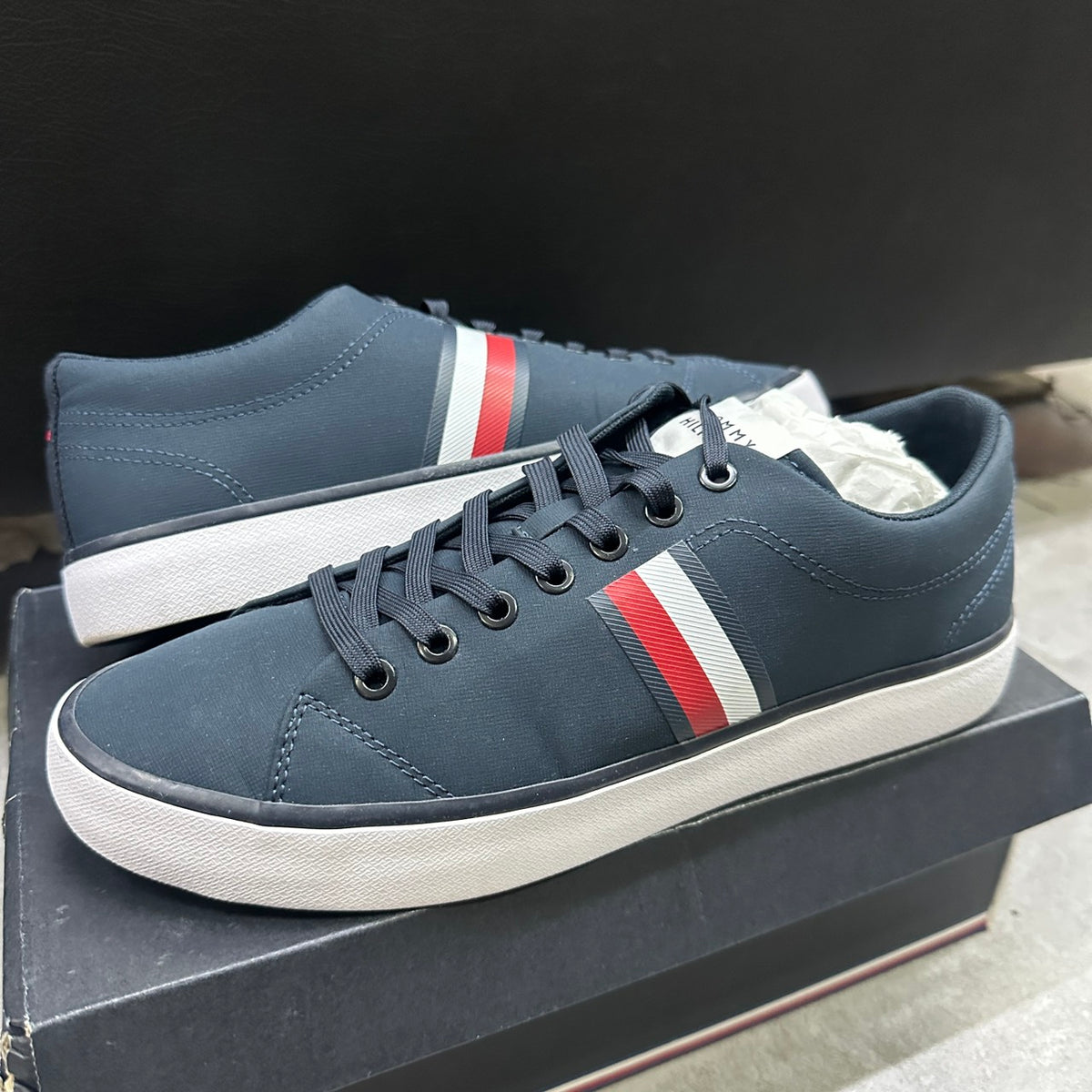 TOMMY HILFIGER CORPORATE STRIPE SNEAKER DESERT SIZE 41