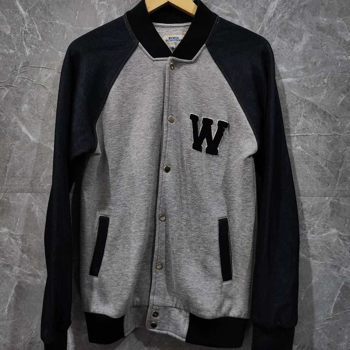 HYBRID OUTFITTERS VARSITY JACKET SIZE M