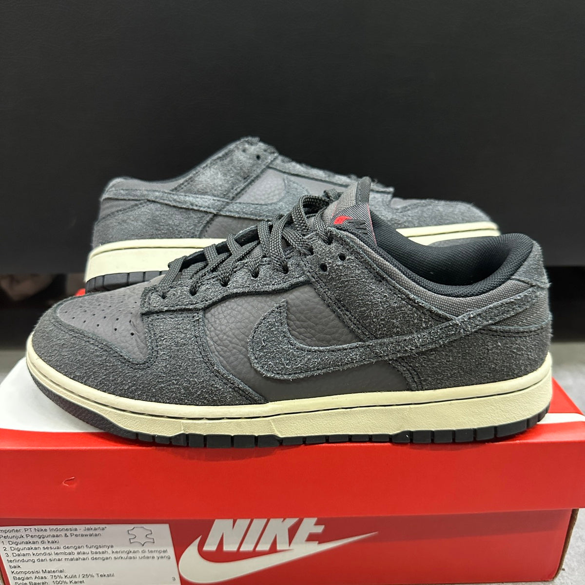 NIKE DUNK LOW RETRO SIZE 42