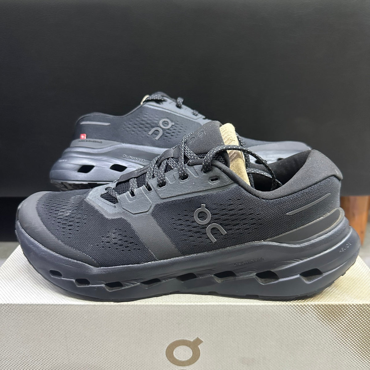 ON CLOUDSTRATUS 3 SIZE 43