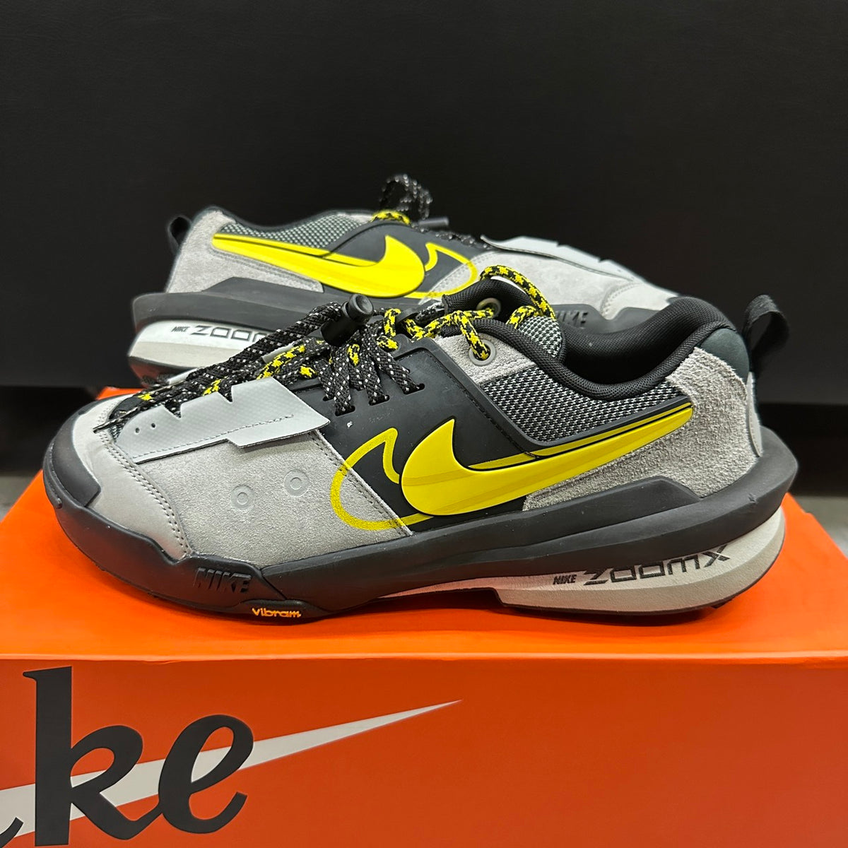 NIKE ZEGAMADOME SIZE 44.5