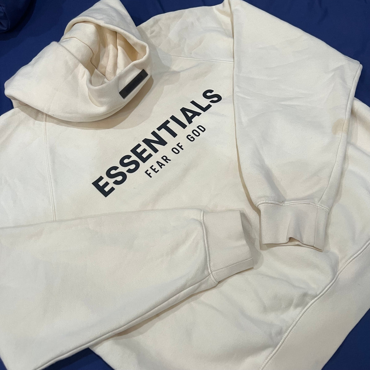 ESSENTIALS HOODIE SIZE M