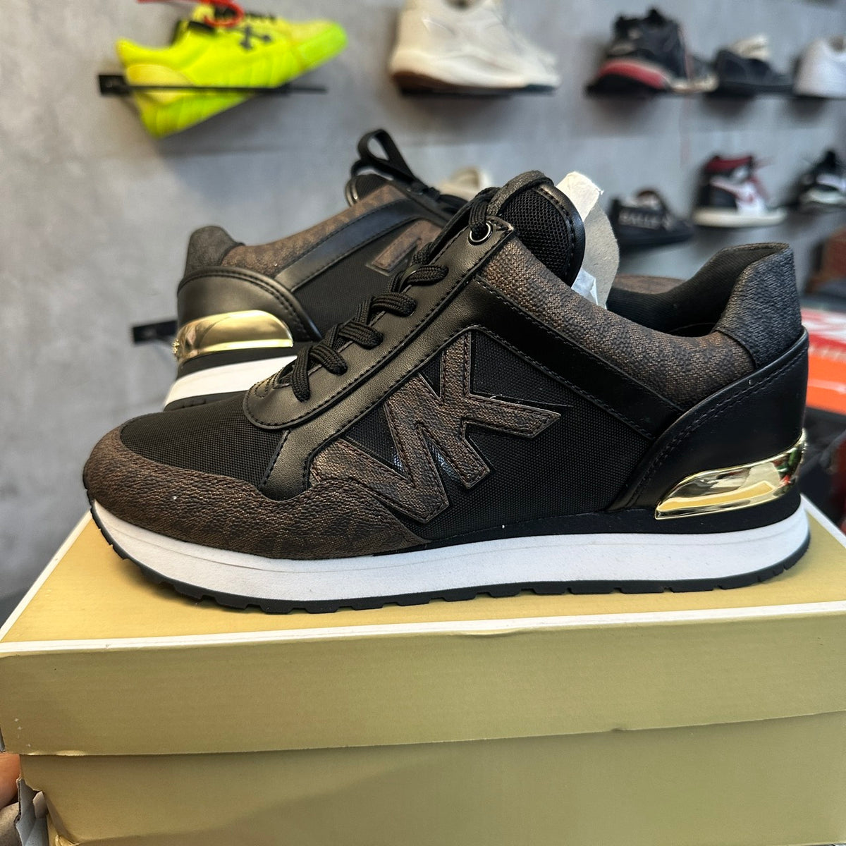 MICHAEL KORS MADDY TRAINER SIZE 42