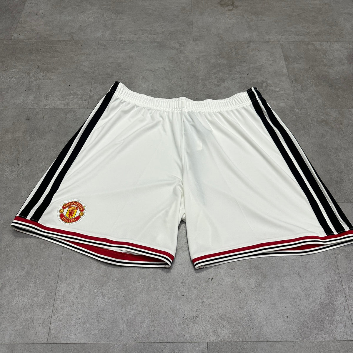 ADIDAS MANCHESTER UNITED SHORTS SIZE 5XL