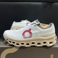 On Cloudmonster Size 43