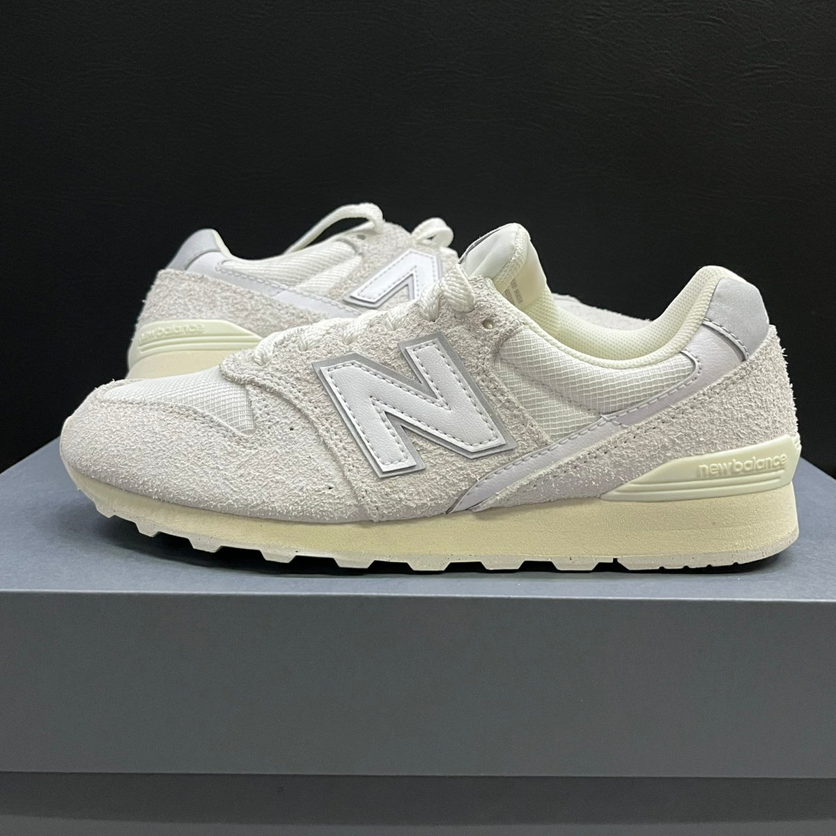 NEW BALANCE 996 SIZE 36.5