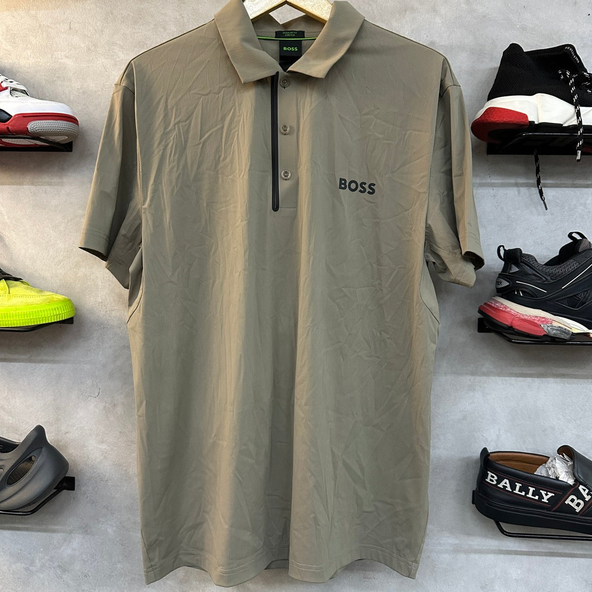 HUGO BOSS SHIRT SIZE XL
