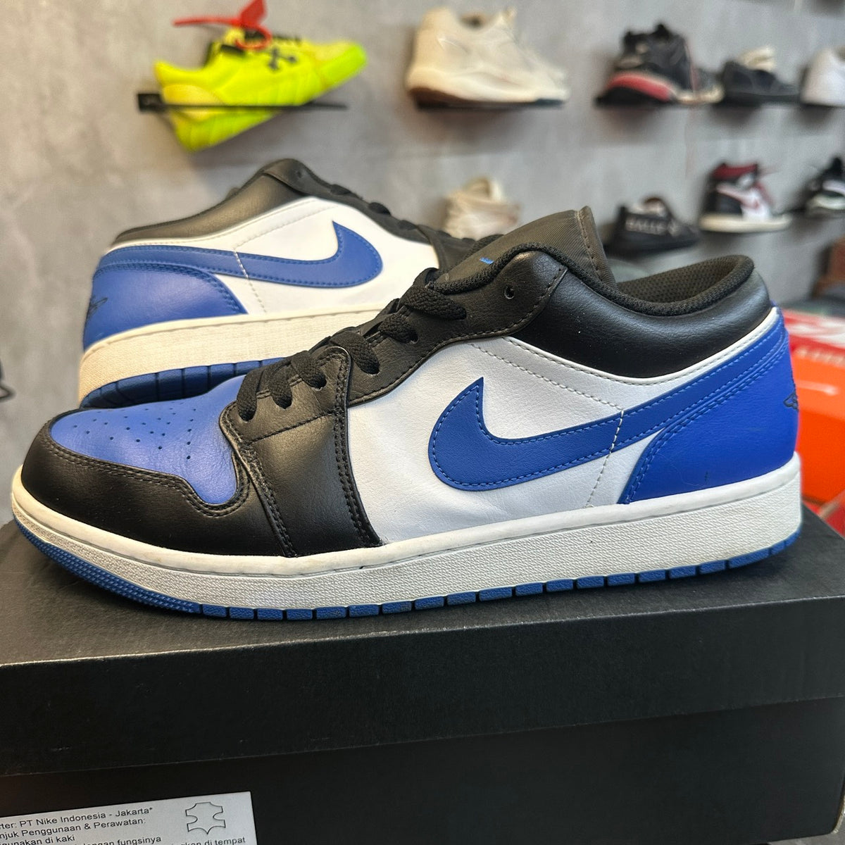 NIKE AIR JORDAN LOW SIZE 46