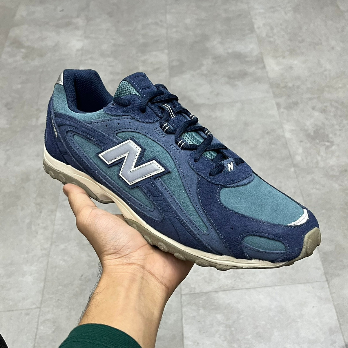 NEW BALANCE 204L SIZE 44.5