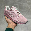 NEW BALANCE 204L SIZE 38.5