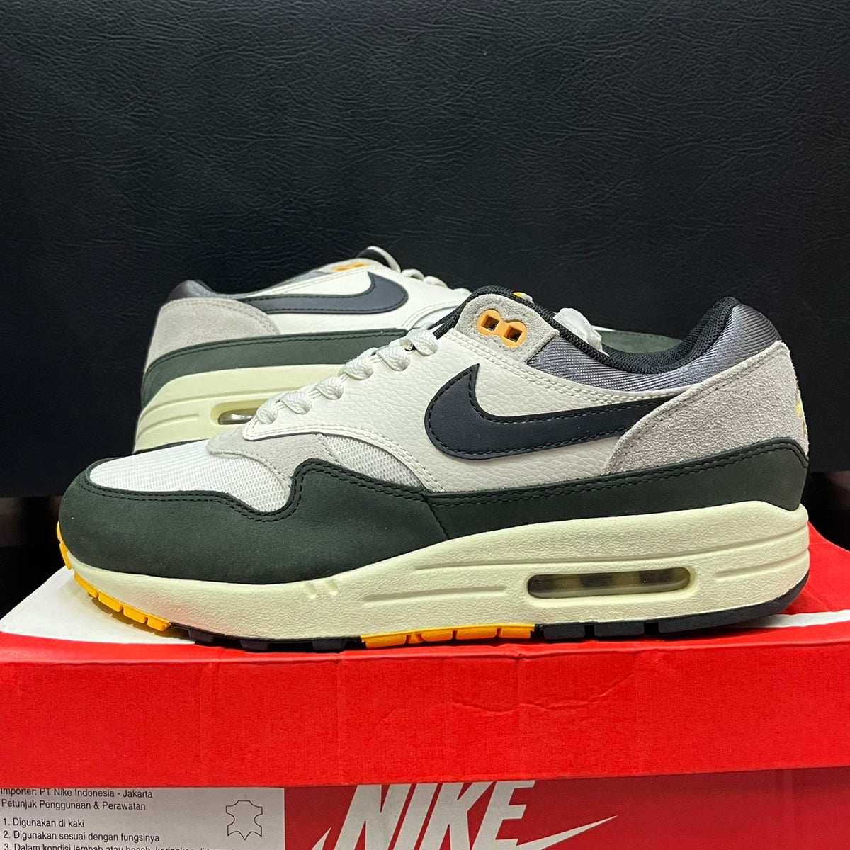 NIKE AIRMAX 1 SIZE 41